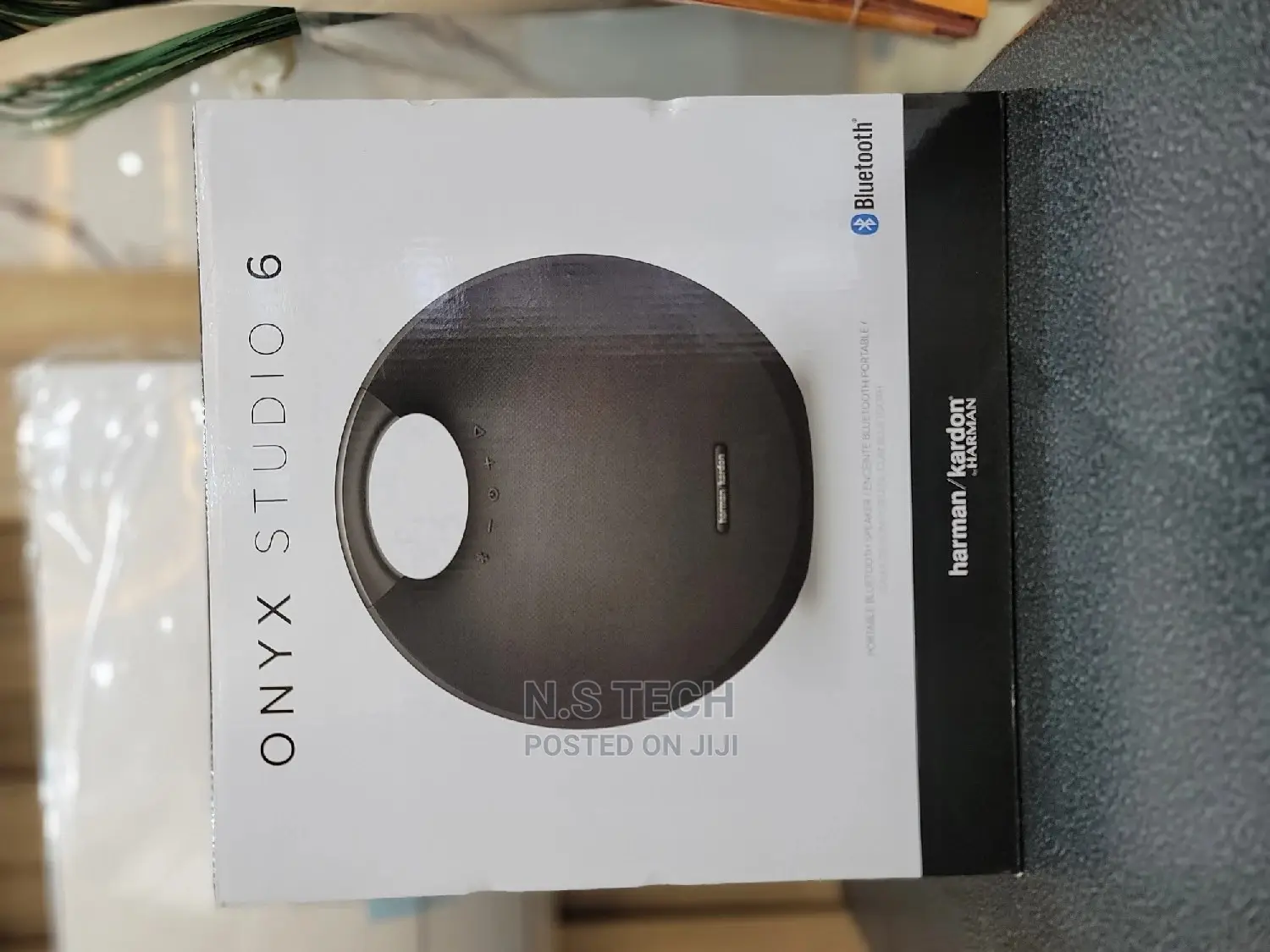 Harman Kardon Onyx Studio 6 Bluetooth Wireless Portables