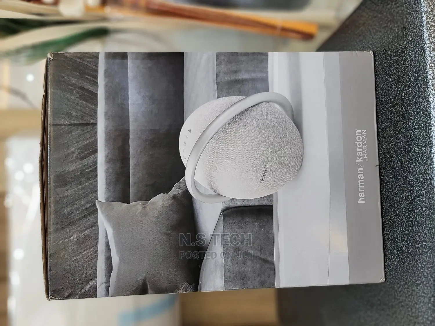 Harman Kardon Onyx Studio 6 Bluetooth Wireless Portables