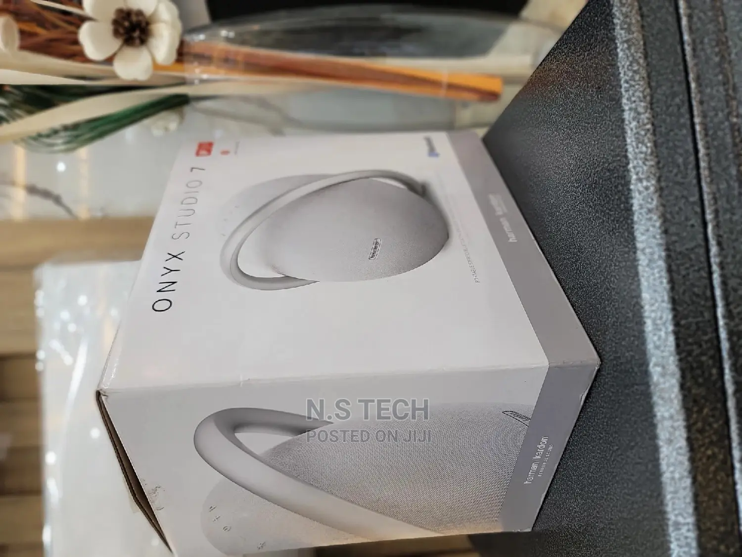 Harman Kardon Onyx Studio 6 Bluetooth Wireless Portables