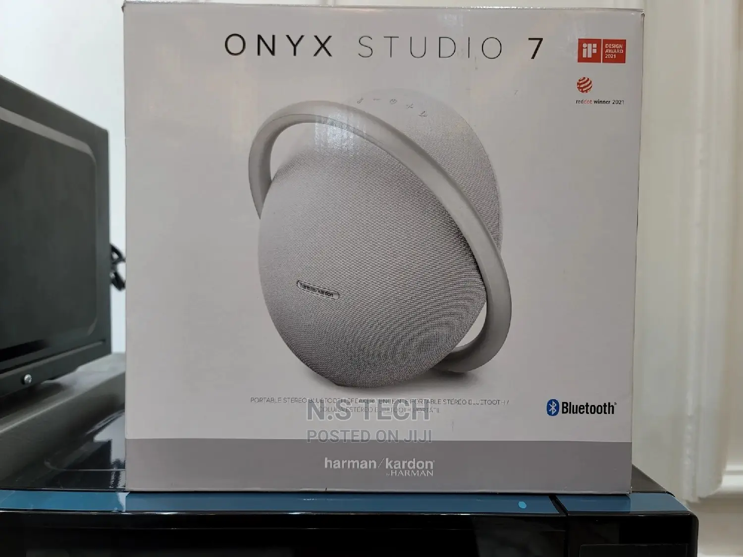 Harman Kardon Onyx Studio 6 Bluetooth Wireless Portables