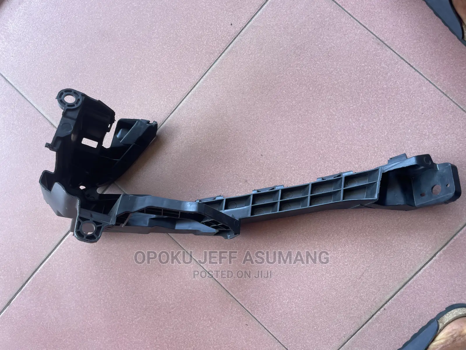 CRV 2015-2016 Headlight Bracket