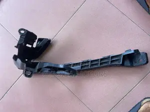 CRV 2015-2016 Headlight Bracket