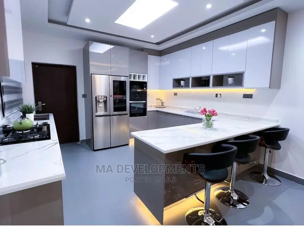 5bdrm House in Ma Developments, Achimota for sale