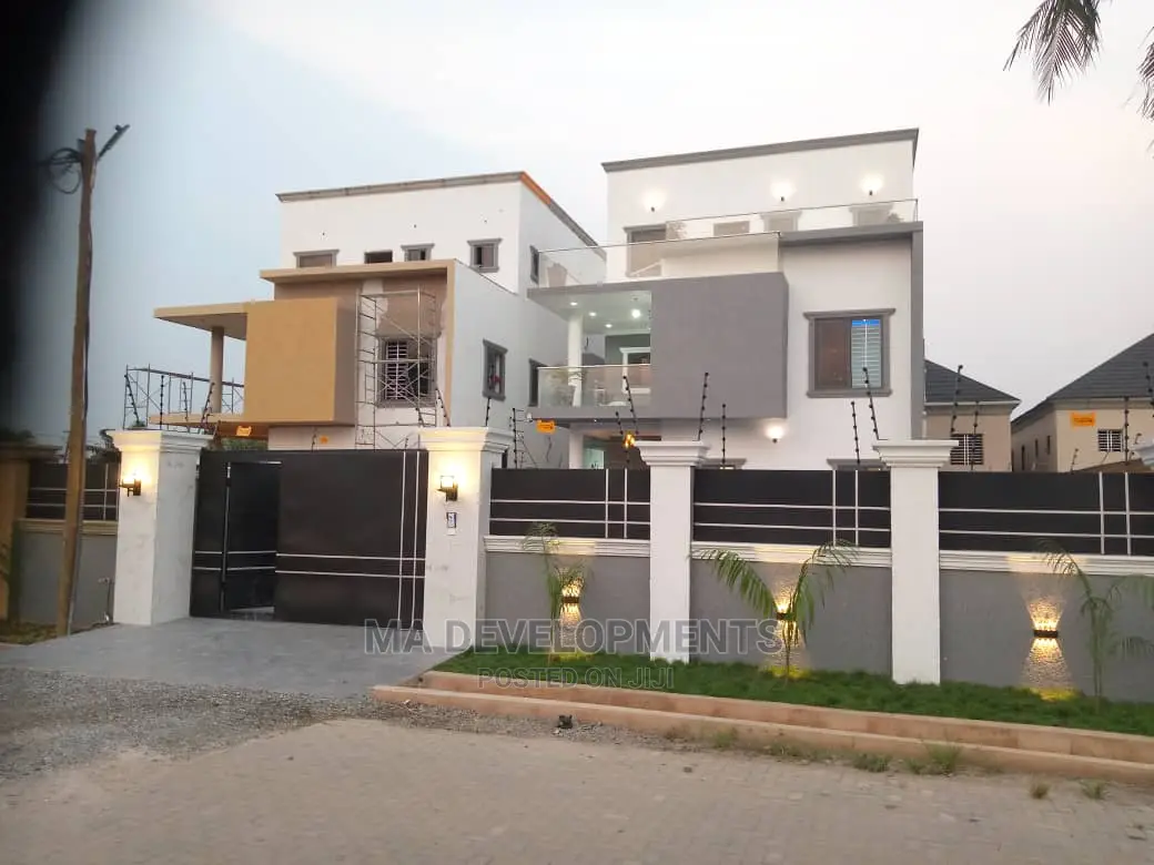 5bdrm House in Ma Developments, Achimota for sale