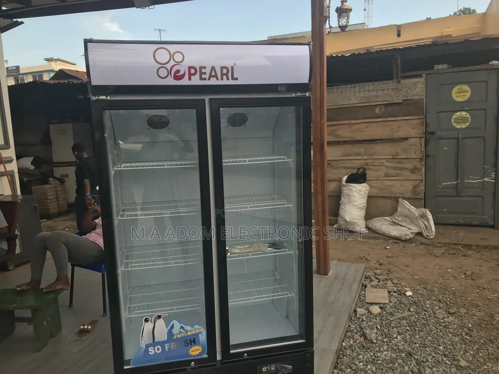 Low Noise Pearl PVC 73 568litres Display Fridge
