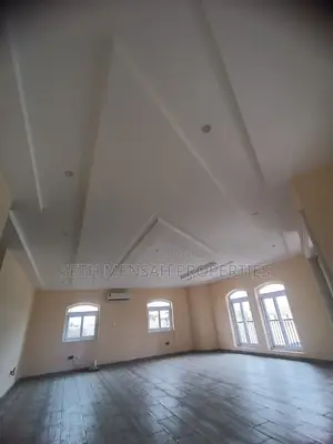 3bdrm Apartment in Skm, Bawaleshie for Rent