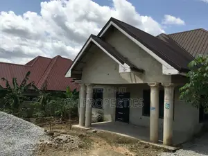 4bdrm House in Trede New Site, Kumasi Metropolitan for sale
