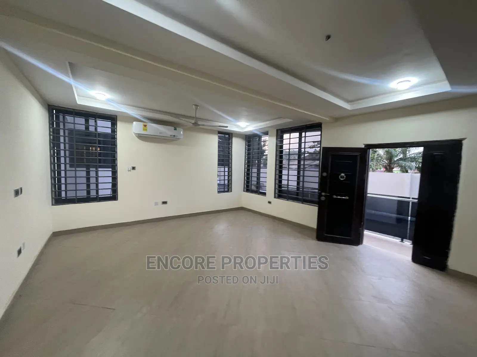 4bdrm Townhouse / Terrace in West Legon for rent