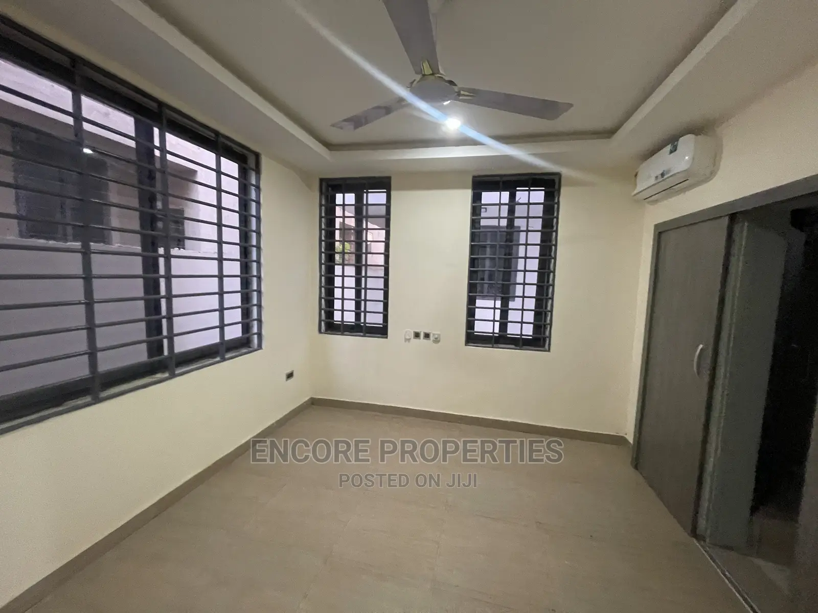 4bdrm Townhouse / Terrace in West Legon for rent