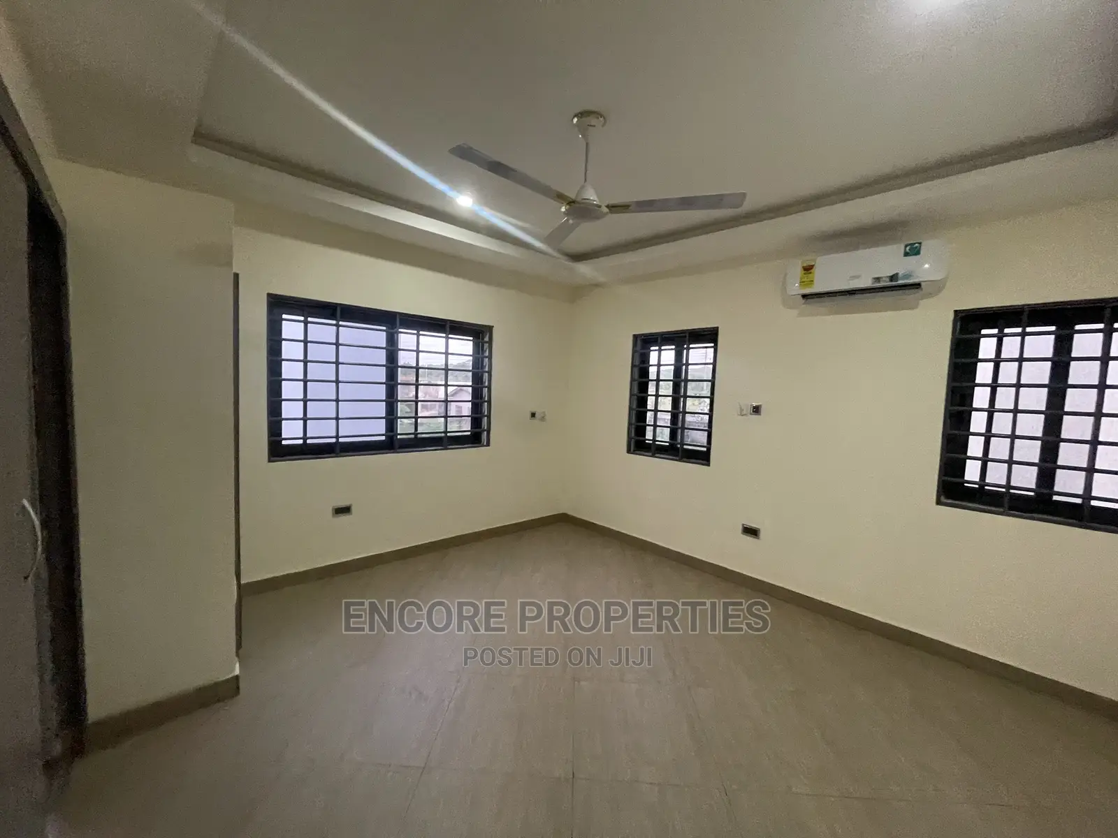 4bdrm Townhouse / Terrace in West Legon for rent