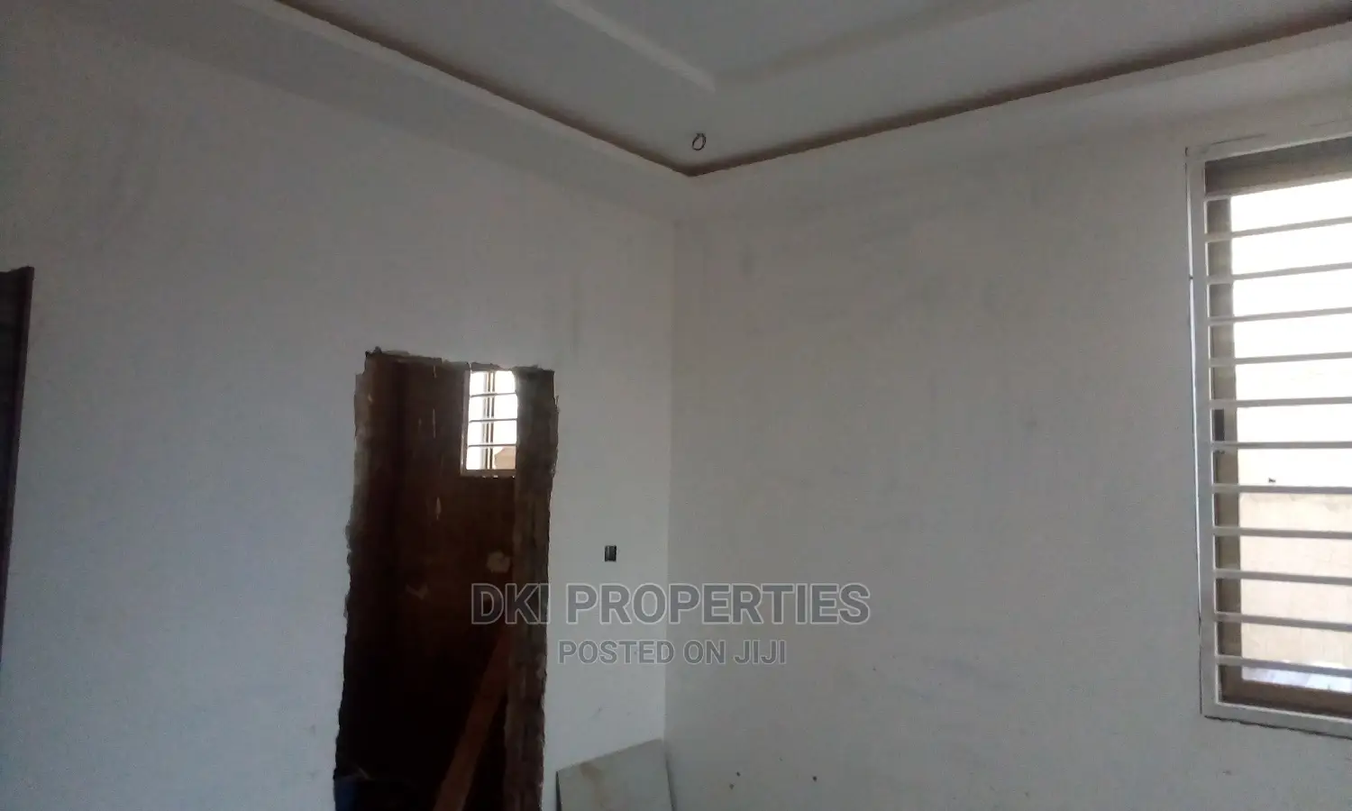 4bdrm House in Dki Properties, Adenta for sale