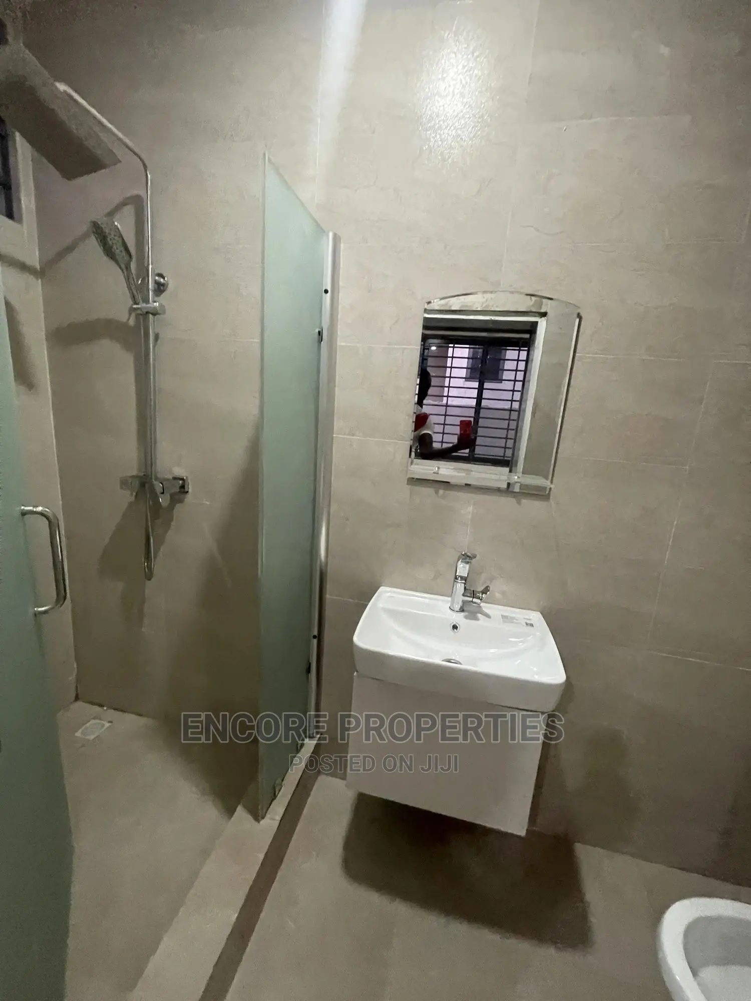 4bdrm Townhouse / Terrace in West Legon for rent