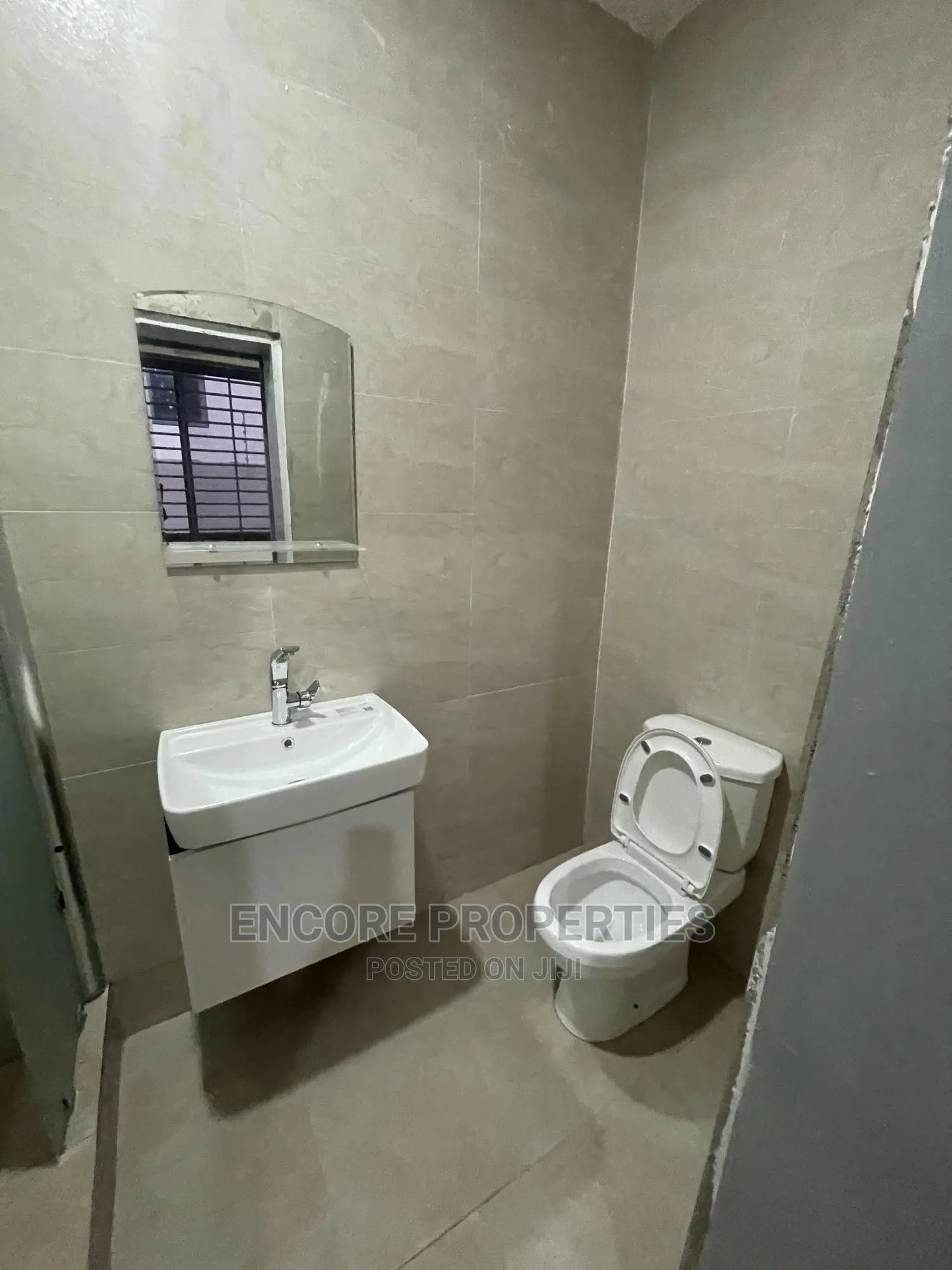 4bdrm Townhouse / Terrace in West Legon for rent