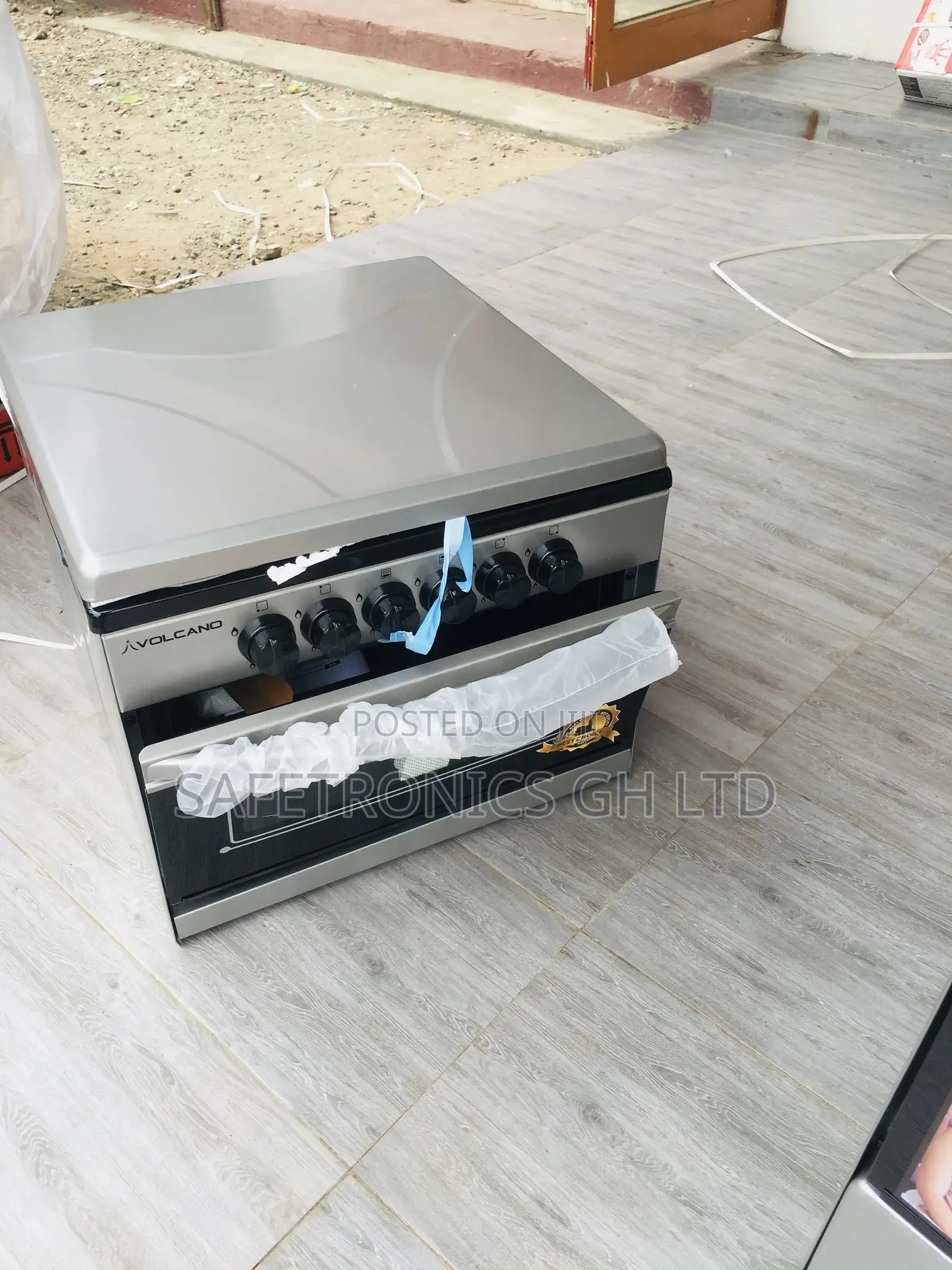 Volcano Mini Oven (4B) 4 Gas Burner, Oven and Griil