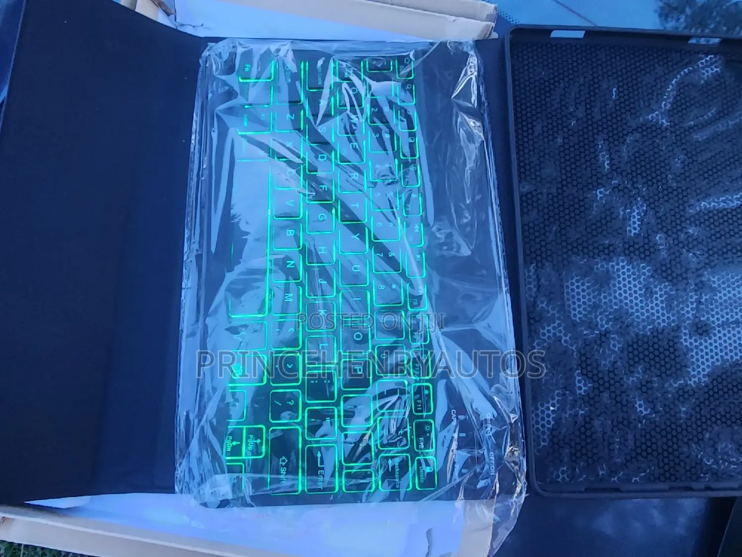 IVEOPPE Galaxy Tab A7 10.4'' 2020 Backlit Keyboard Case