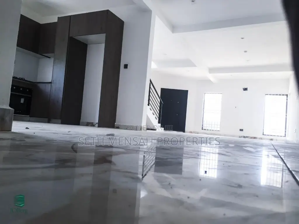 4bdrm House in Skm, Airport Residential Area for Rent