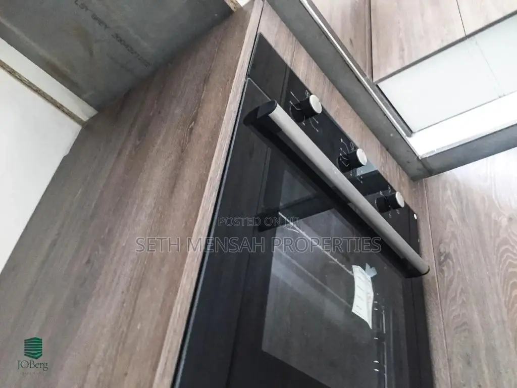 4bdrm House in Skm, Airport Residential Area for Rent