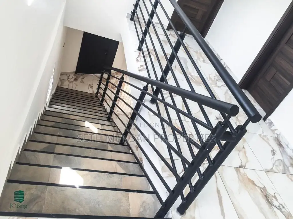 4bdrm House in Skm, Airport Residential Area for Rent