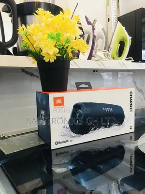 JBL CHARGE 5 Portable Waterproof Speaker With Built-in Power