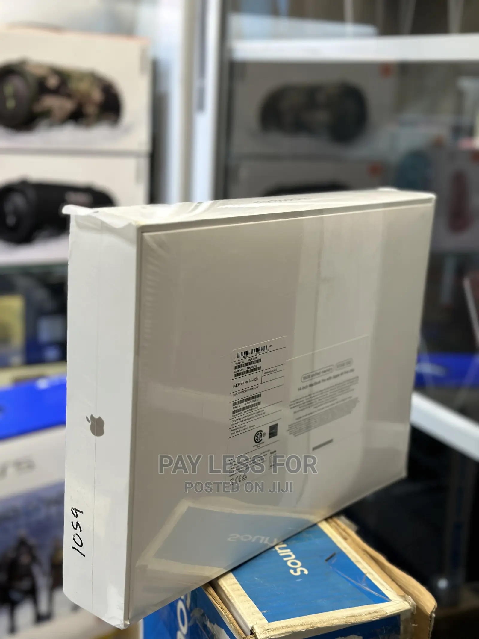 New Laptop Apple MacBook Pro M1 16GB Apple M1 Pro SSD 512GB