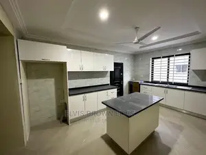 3bdrm House in Living Large, East Legon for Sale