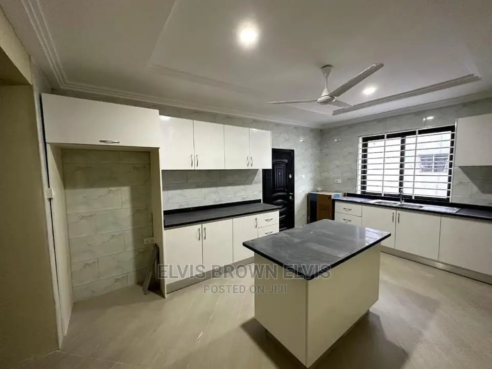 3bdrm House in Living Large, East Legon for Sale