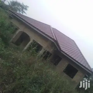 4bdrm House in Akuapim North for sale
