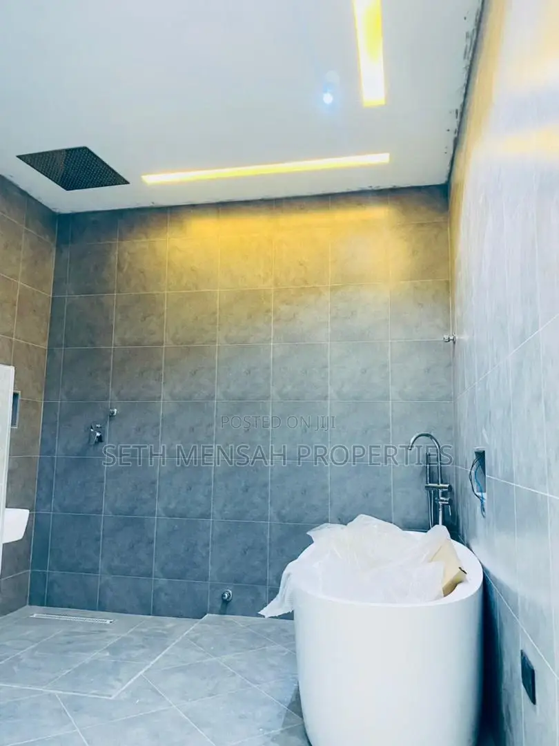 3bdrm House in Skm, Estate for Sale