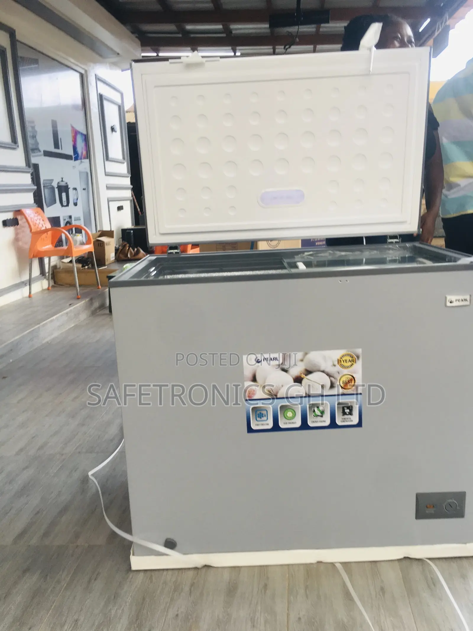 Pearl 200ltrs Single Door Chest Freezer (PCF-240)