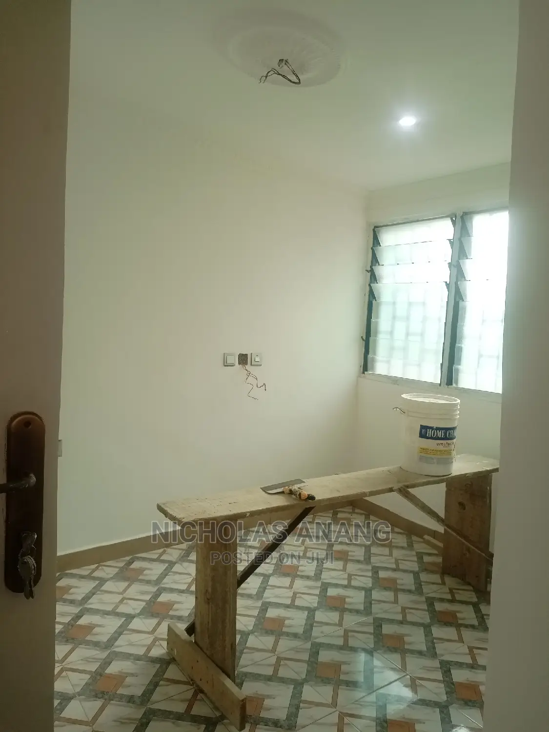 1bdrm Apartment in the Dorns Properties, New Town for Rent
