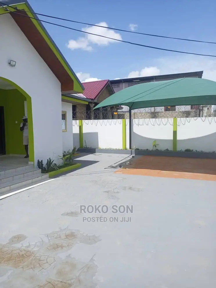 3bdrm House in Dr Roko, Haatso for sale