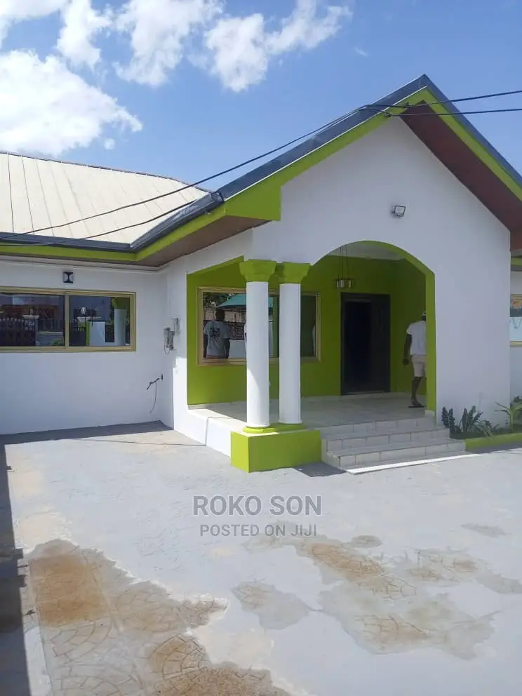 3bdrm House in Dr Roko, Haatso for sale