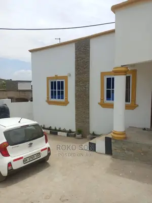 4bdrm House in Dr Roko, Ashomang Estate for sale
