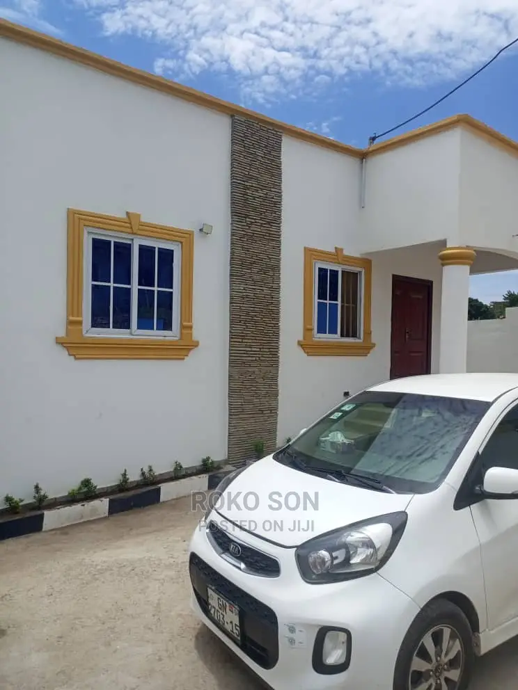 4bdrm House in Dr Roko, Ashomang Estate for sale