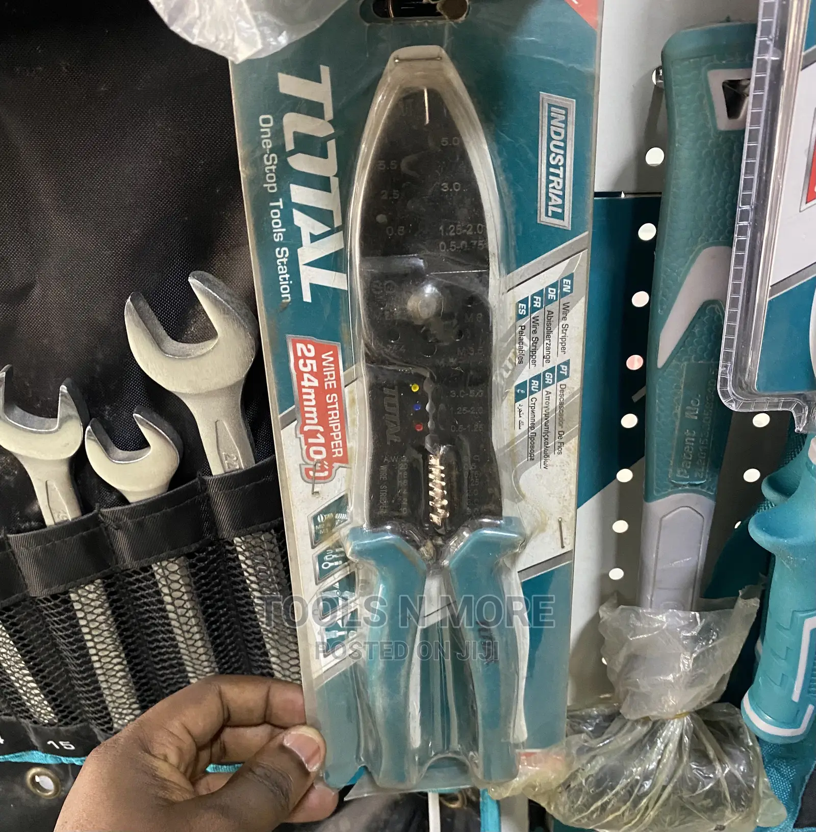 TOTAL Wire Stripper