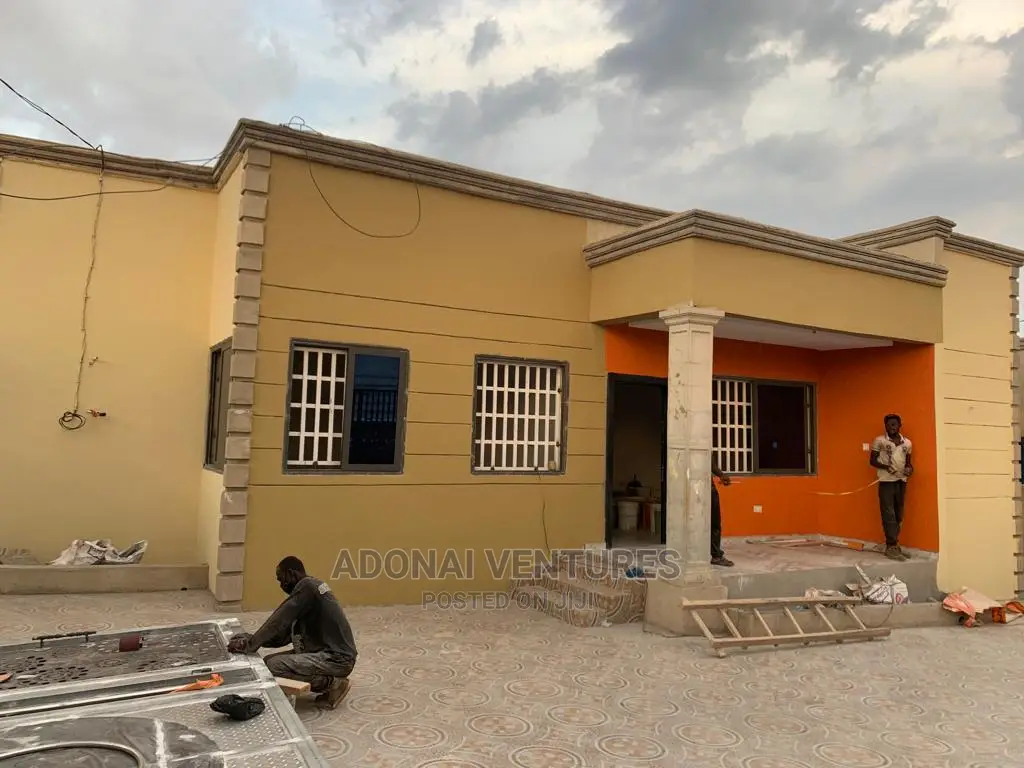 4bdrm House in Kronom, Kumasi Metropolitan for sale