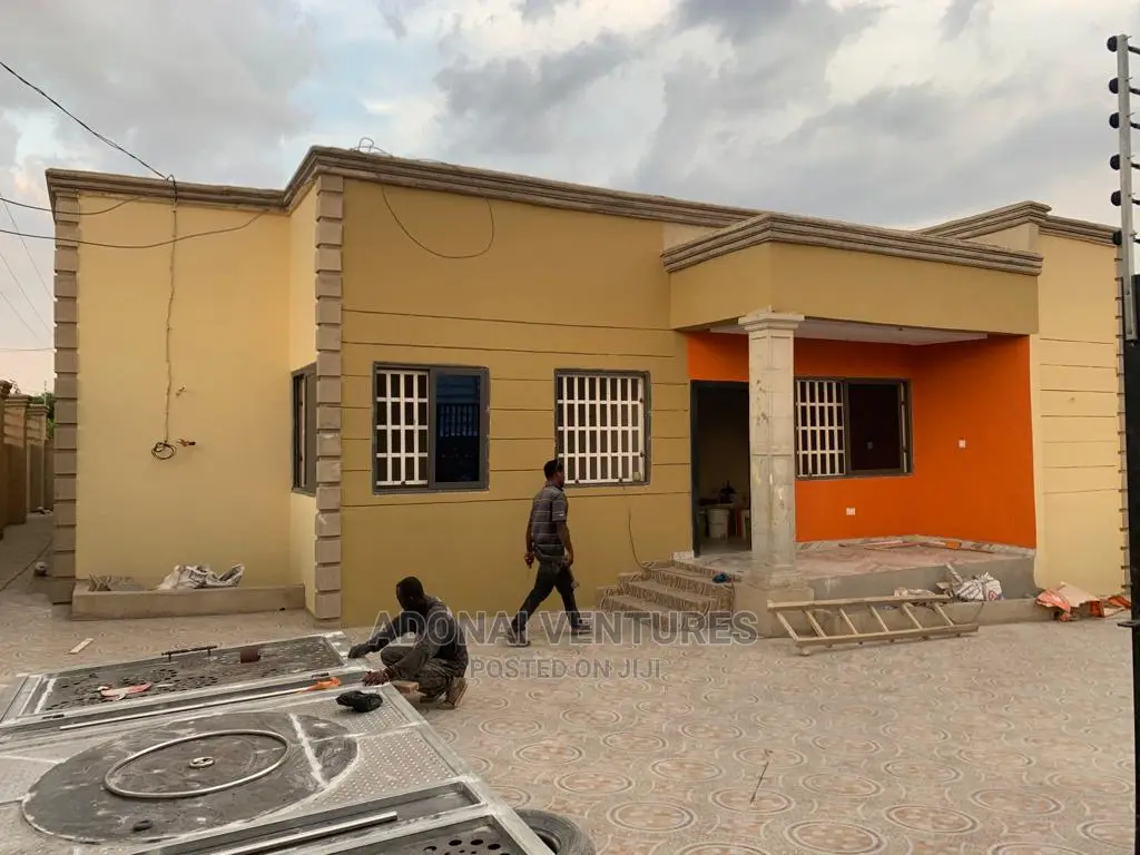 4bdrm House in Kronom, Kumasi Metropolitan for sale