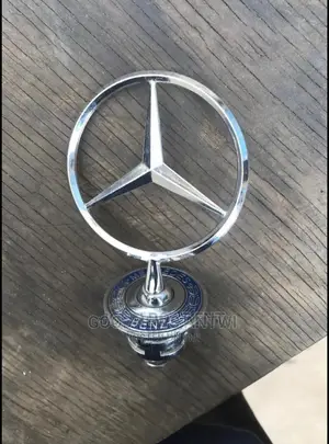 Benz Bonnet Crown