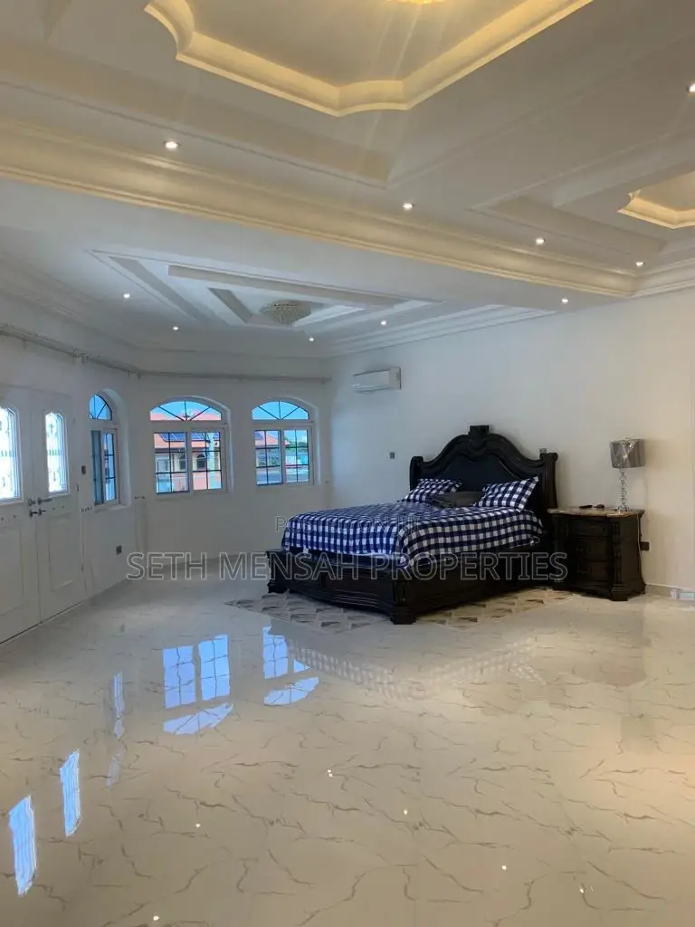 5bdrm House in Skm, Bawaleshie for Sale