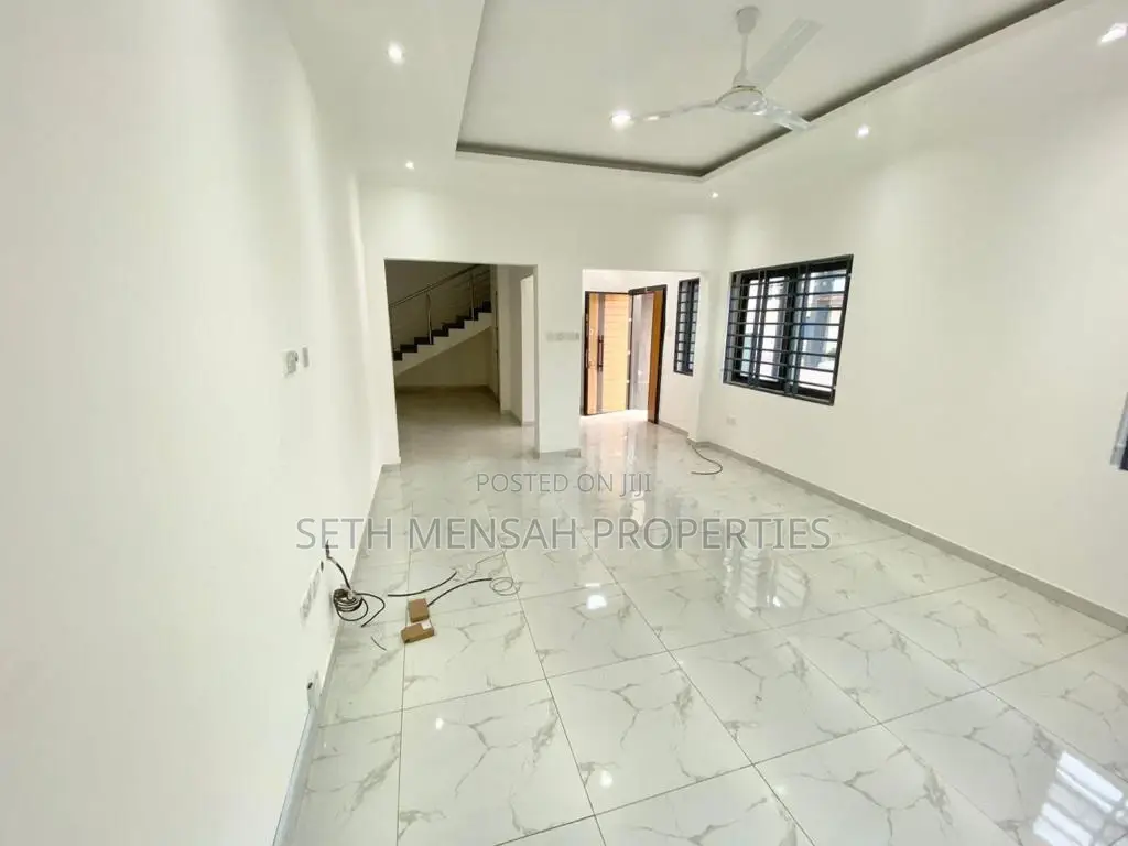 3bdrm Apartment in Skm, Mile 7 for Rent