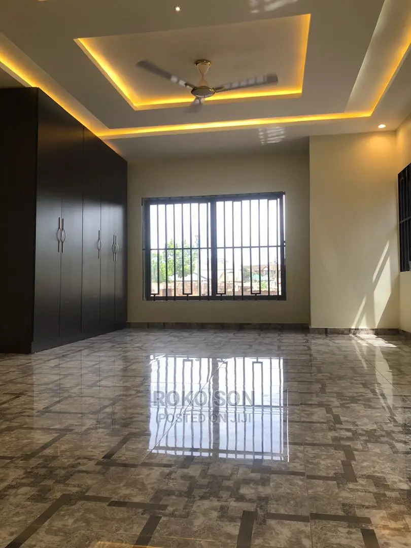 4bdrm Duplex in Dr Roko, North Legon for Sale