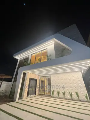 4bdrm House in the Mall for Sale