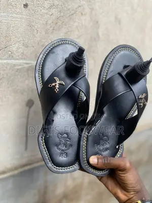 Black Traditional Ahenema/Chawchaw