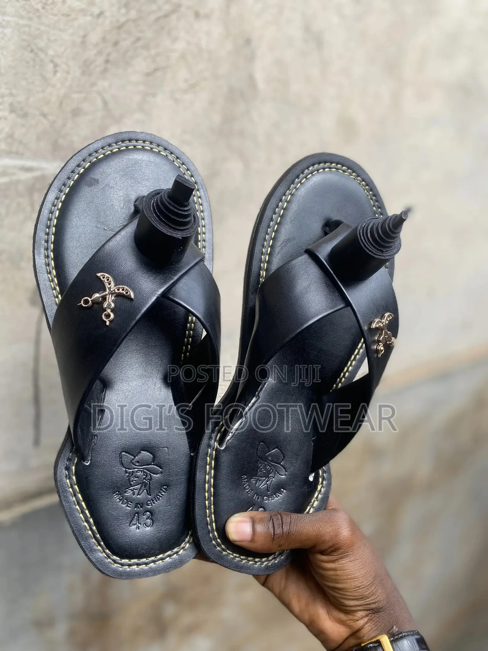 Black Traditional Ahenema/Chawchaw