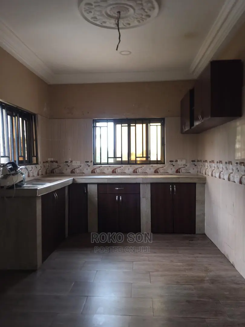 2bdrm Apartment in Dr Roko, Ablekuma for rent