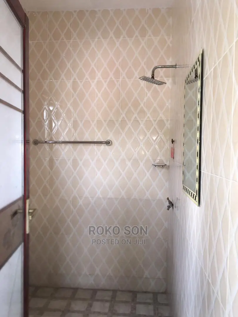 2bdrm Apartment in Dr Roko, Ablekuma for rent