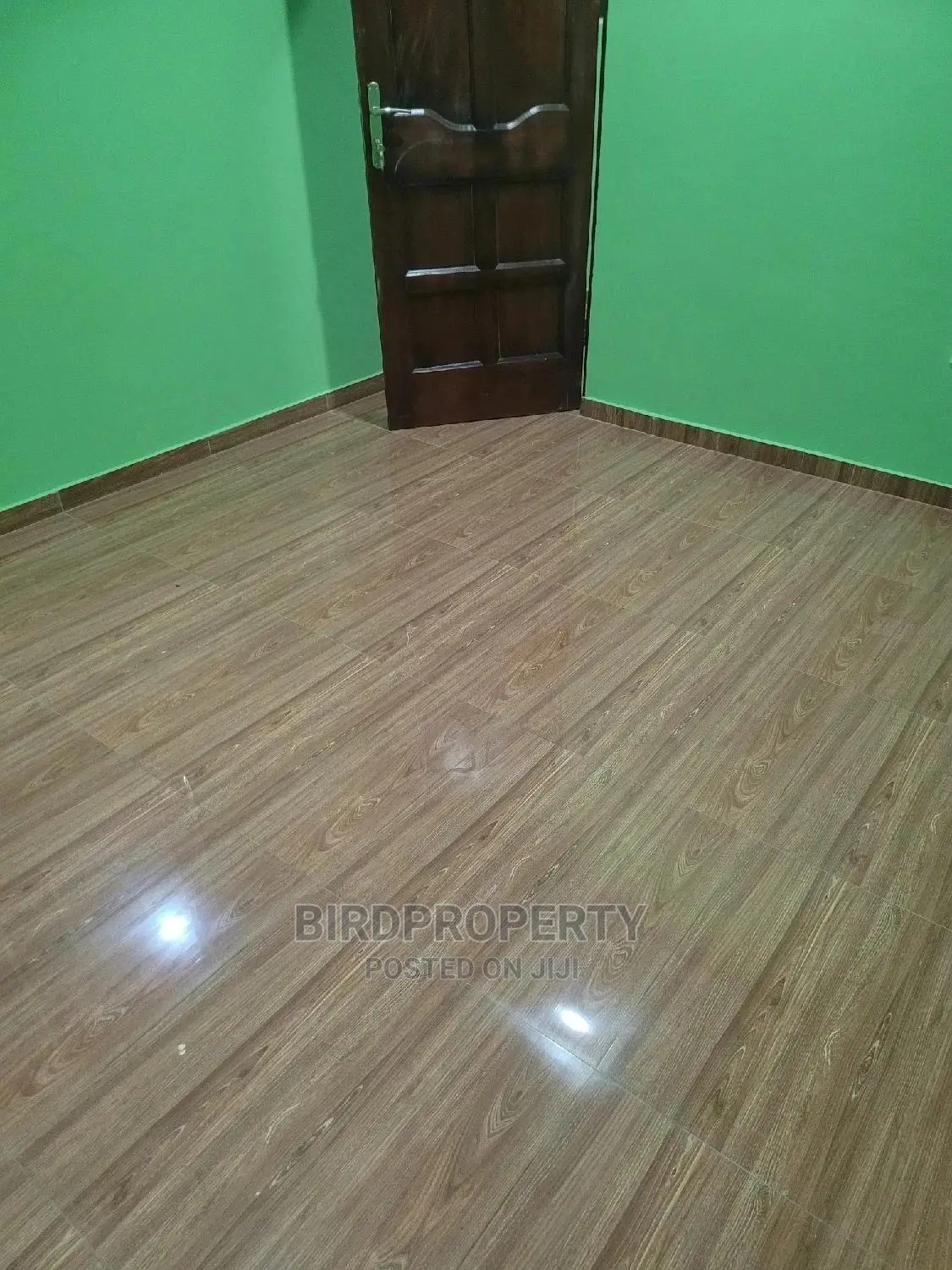 1bdrm Room & Parlour in Birdproperty, School Junction for rent