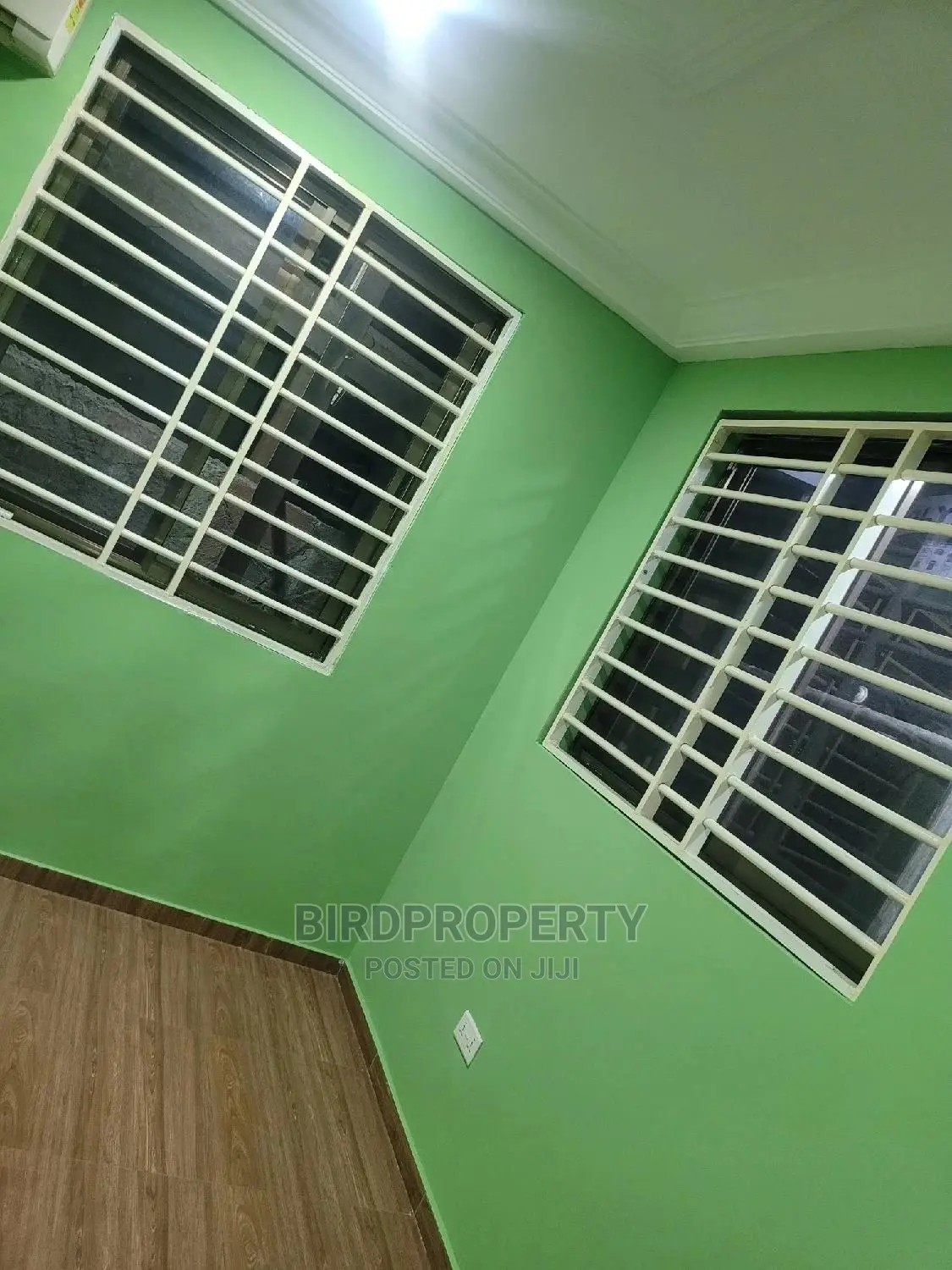 1bdrm Room & Parlour in Birdproperty, School Junction for rent