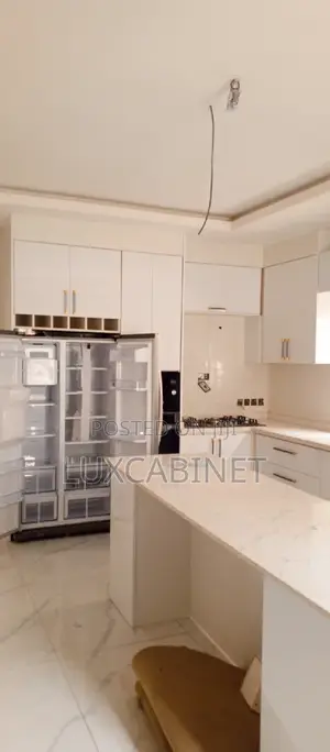 Customize Kitchen Cabinets