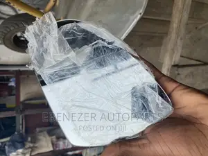 Hyundai Tucson Mirror Glass (Sensor)